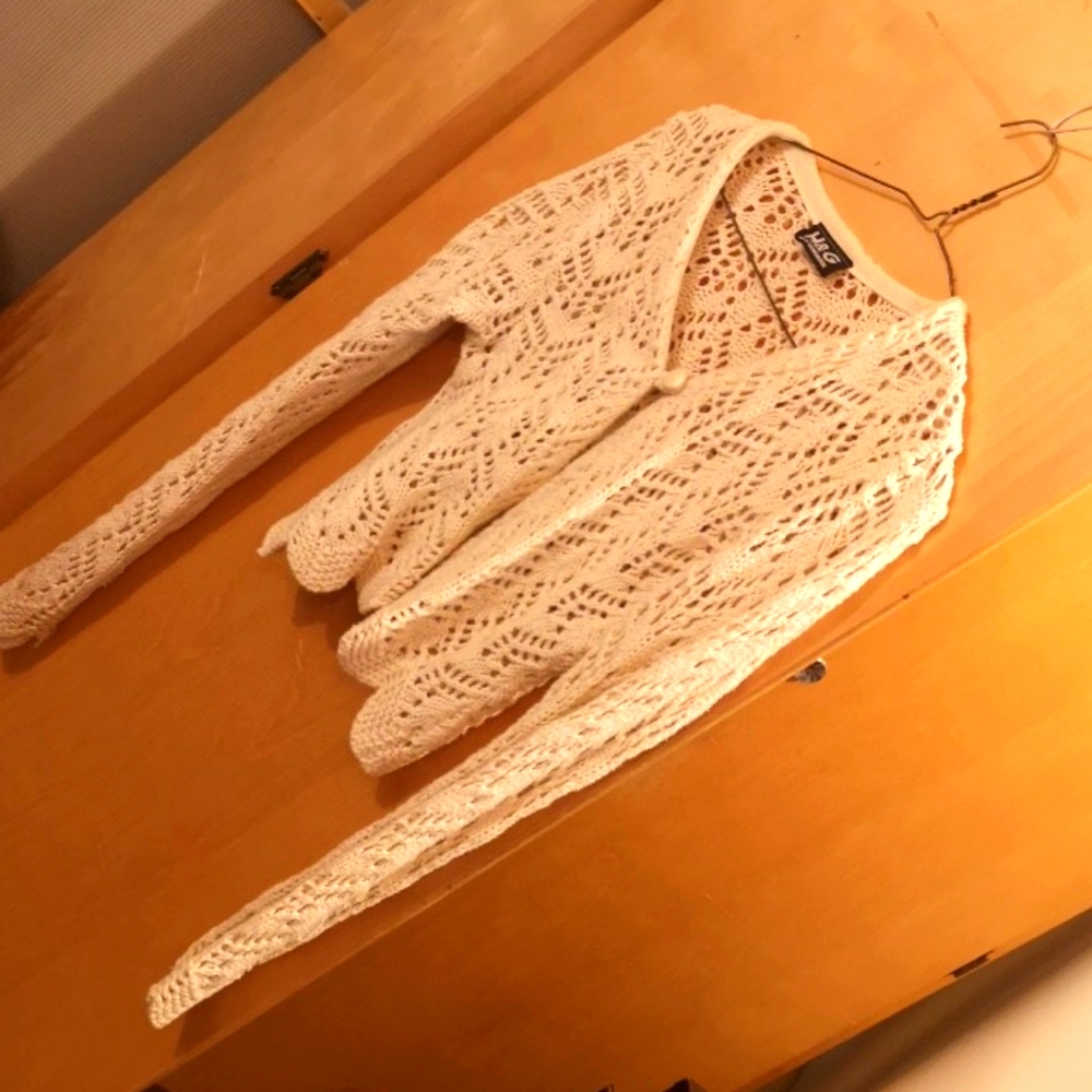 Short crocheted cardigan